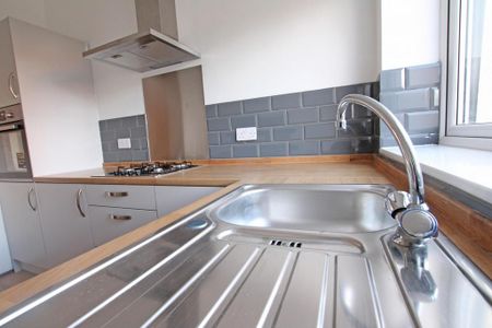 2 bedroom detached house to rent - Photo 5