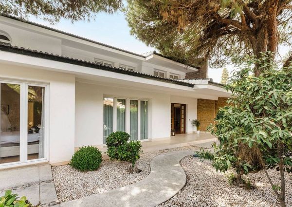Luxury Villa for rent in Marbella Del Este, Spain