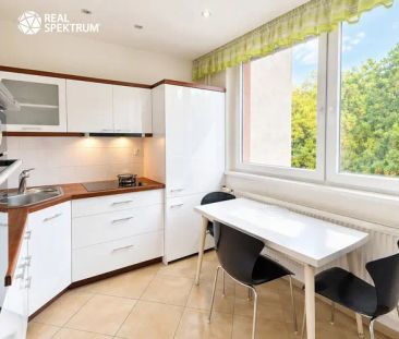 Byt 2+1 s balkonem na pronájem, 56 m - Fotografie 3