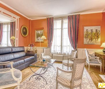 Tout savoir sur cette maison dans le quartier Saint Louis, à Versai... - Photo 2