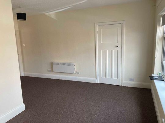 1 bed Flat - Photo 1