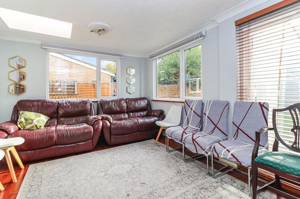 4 bedroom detached house to rent - Photo 1