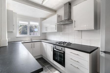 3 bedroom semi-detached house to rent - Photo 4