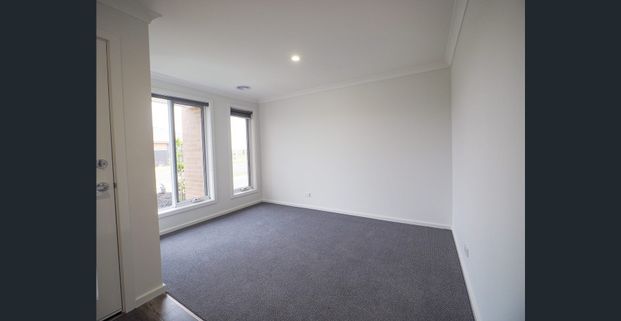 4-Bedroom Family home at 25 Glenbrook Drive Wyndham Vale - Photo 1