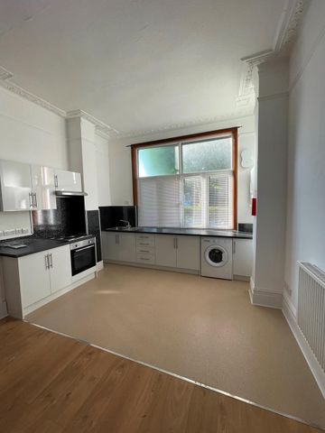 Studio Flat, Brondesbury Villas, NW6 - Photo 3