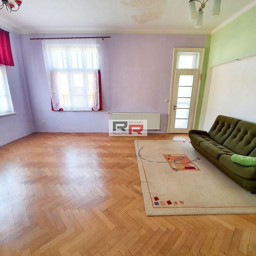 Pronájem bytu 1+1 52 m² - Fotografie 1