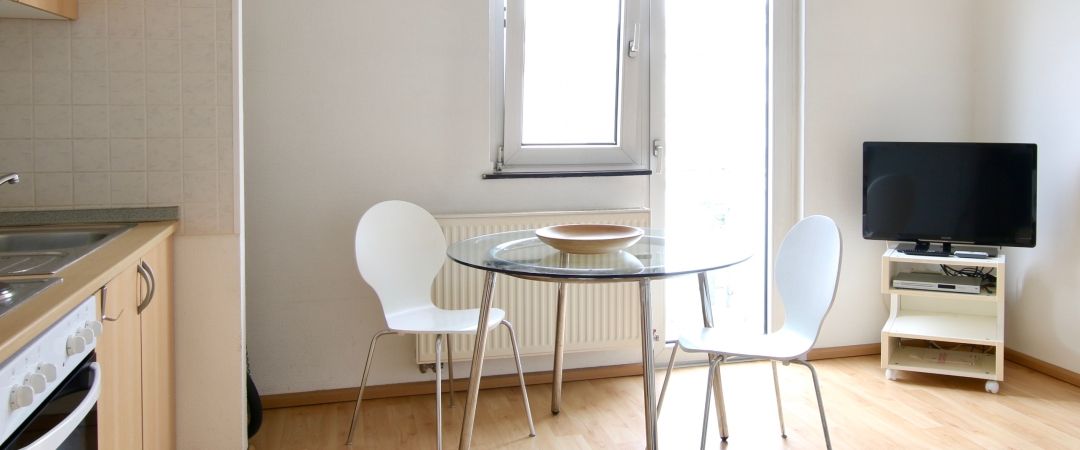 Modern möblierte Wohnung mit Balkon direkt am Zülpicher Platz - Photo 1