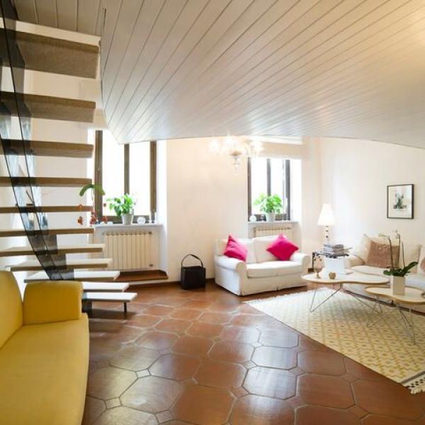 Attic-Trastevere: Lovely, spacious modern 3 bedroom, 3 baths. Entrance, living room, dining, study loft, balconies & large private terrace. Parquet floors, air conditioning, rireplace, bright, silent, near all. Ref 1120 - Photo 1