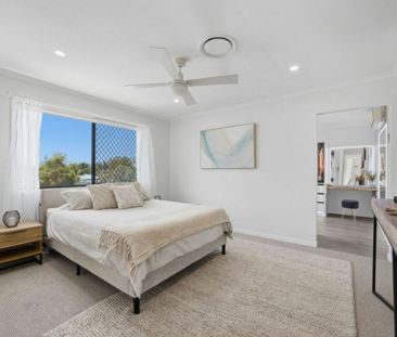 Partially Furnished Luxury Family Home with Pool & Dual-Living Pote... - Photo 6