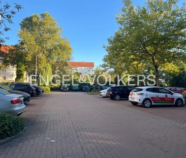 Frisch renovierte 2-Raum-Wohnung mit Terrasse im beliebten Stadtfeld - Foto 1