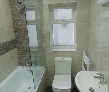 4 bedroom terraced house to rent - Photo 6