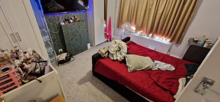 3 bedroom semi-detached house to rent - Photo 2