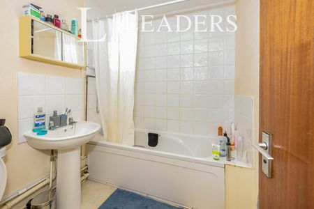 2 bedroom apartment to rent Grammar School Walk, Huntingdon, PE29 - Photo 2