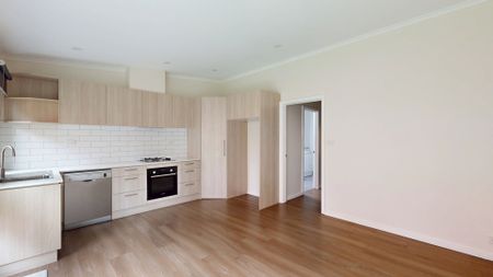FULLY RENOVATED GEM IN THE HEART OF FITZROY NORTH - Photo 2