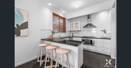Family Living in a Convenient Glen Waverley Pocket - Photo 4