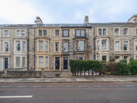 5 bedroom flat to rent - Photo 2