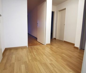 Schöne 3 Zimmer Wohnung mit langem Balkon, Geschirrspüler und nähe ... - Photo 1