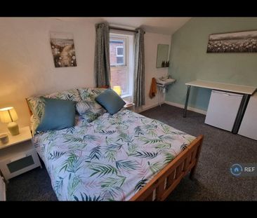 1 bedroom in a house share to rent - Photo 2