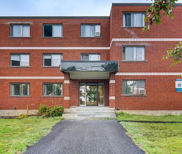1080 Boulevard de Montarville, Boucherville, QC - Photo 6