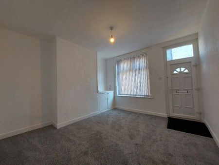 3 bedroom terraced house to rent - Photo 3