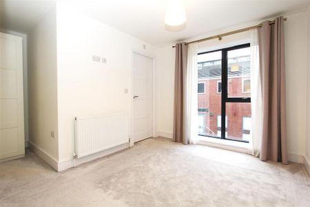 2 bedroom end of terrace house to rent - Photo 3