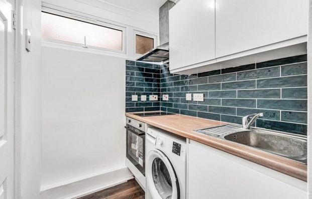 Studio to rent - Photo 1