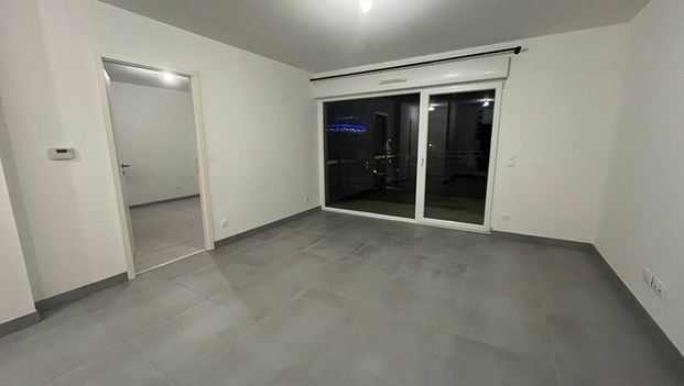 AUMETZ-RESIDENCE RECENTE - F2 - CUISINE EQUIPEE PARKING - Photo 1