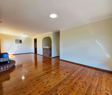 Freshly Updated Home with Space, Comfort & Ample Parking - Photo 4
