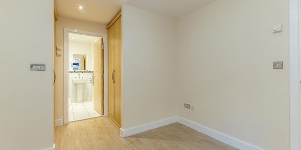 Hope Drive, Nottingham, NG7 - Photo 1