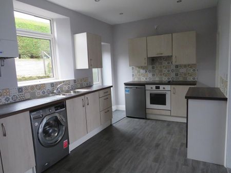 2 bedroom semi-detached house to rent - Photo 5