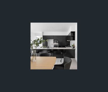 An oversized family home with enormous living room drenched with na... - Photo 4