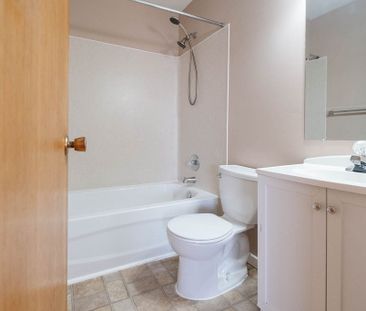 Charming 1-Bedroom - Photo 5