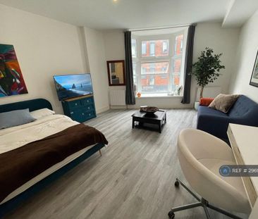 Studio to rent - Photo 1