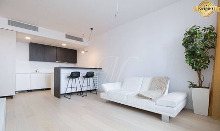 METROPOLITAN | Vkusne zariadený 2i byt v SKYPARK s parkovaním - Photo 2