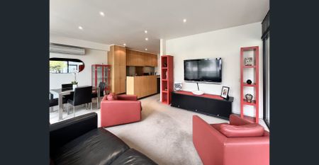 FURNISHED ONE BEDROOM HOME WITH STUDY IN GREAT LOCATION - Photo 3