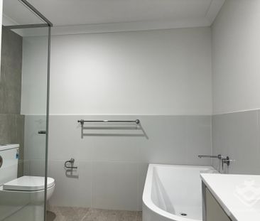 VERY NEW ULTA MODERN LUXURY 4 BEDROOM TOWNHOUSE WITH DUCTED AIR-CON - Photo 5