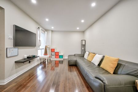 For Lease - 105 Patrice Crescent, Vaughan, Ontario - Photo 2