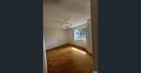 Central 3 Bedroom Home with Multiple Living Options - Photo 3