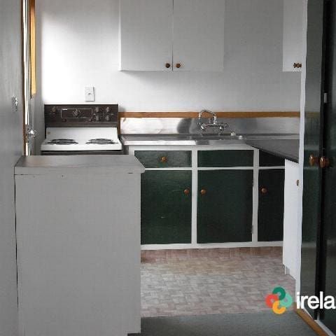 Centrally Located Delightful 2 Bedroom Unit. - Photo 1