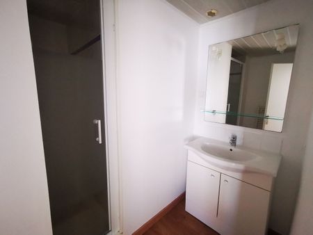 LUCON APPARTEMENT 2 CHAMBRES AVEC VERANDA ET TERRASSE - Photo 5