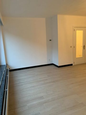 Appartement te huur - Foto 2