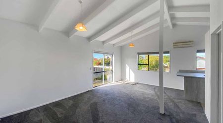 SPRINGVALE - 2 BEDROOMS - Photo 4