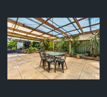 24 Sandhurst Road, California Gully, Vic 3556 - Photo 2