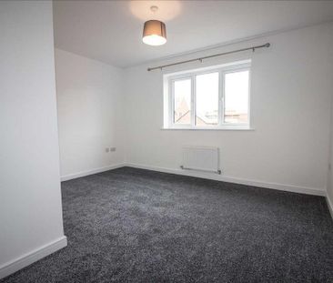 2 bedroom semi-detached house to rent - Photo 4