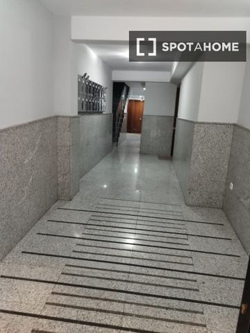 madrid, Community of Madrid 28041 - Photo 2