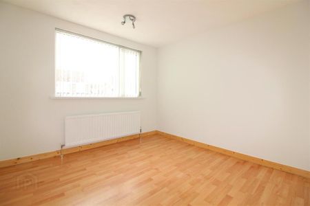 28 Downshire Road, Carrickfergus, BT38 7LE - Photo 5