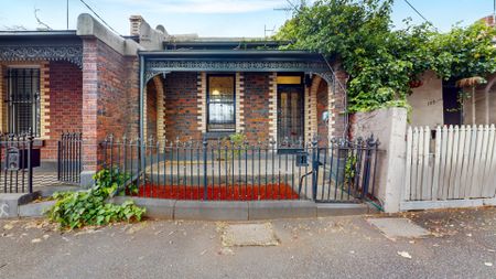 Charming 2-Bedroom in Prime Inner Melbourne Location - Photo 5