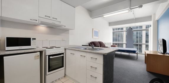 Bright, Spacious and Ready to Occupy! - Photo 2