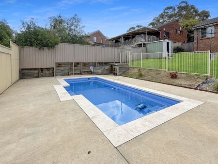 LIFESTYLE LIVING: 4-BEDROOM HOME WITH POOL & BIG BACKYARD - Photo 5