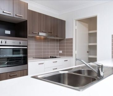 Collingwood Park - Photo 6